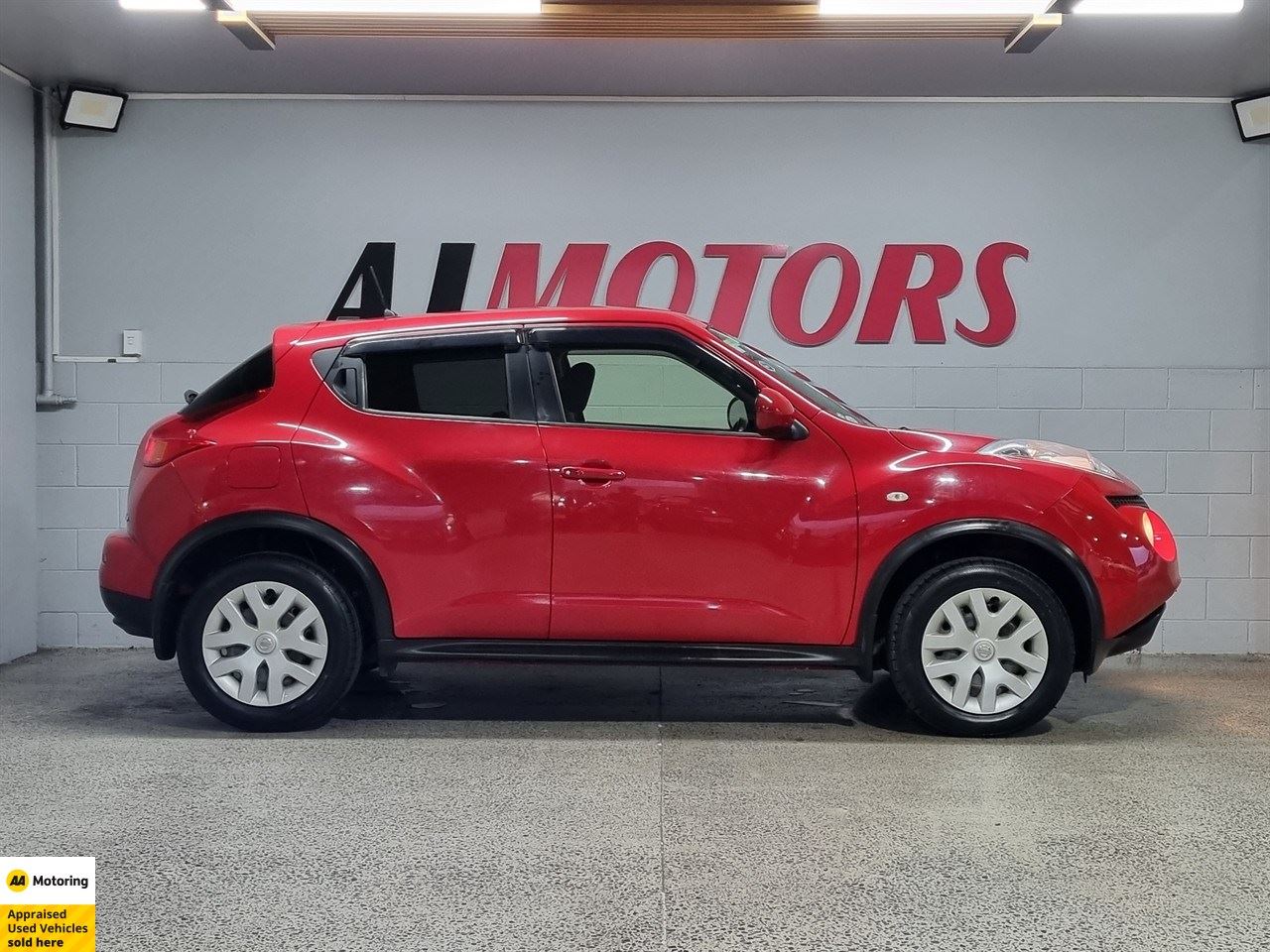 Vehicle image 5