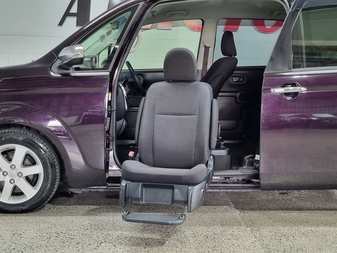 Vehicle image 3