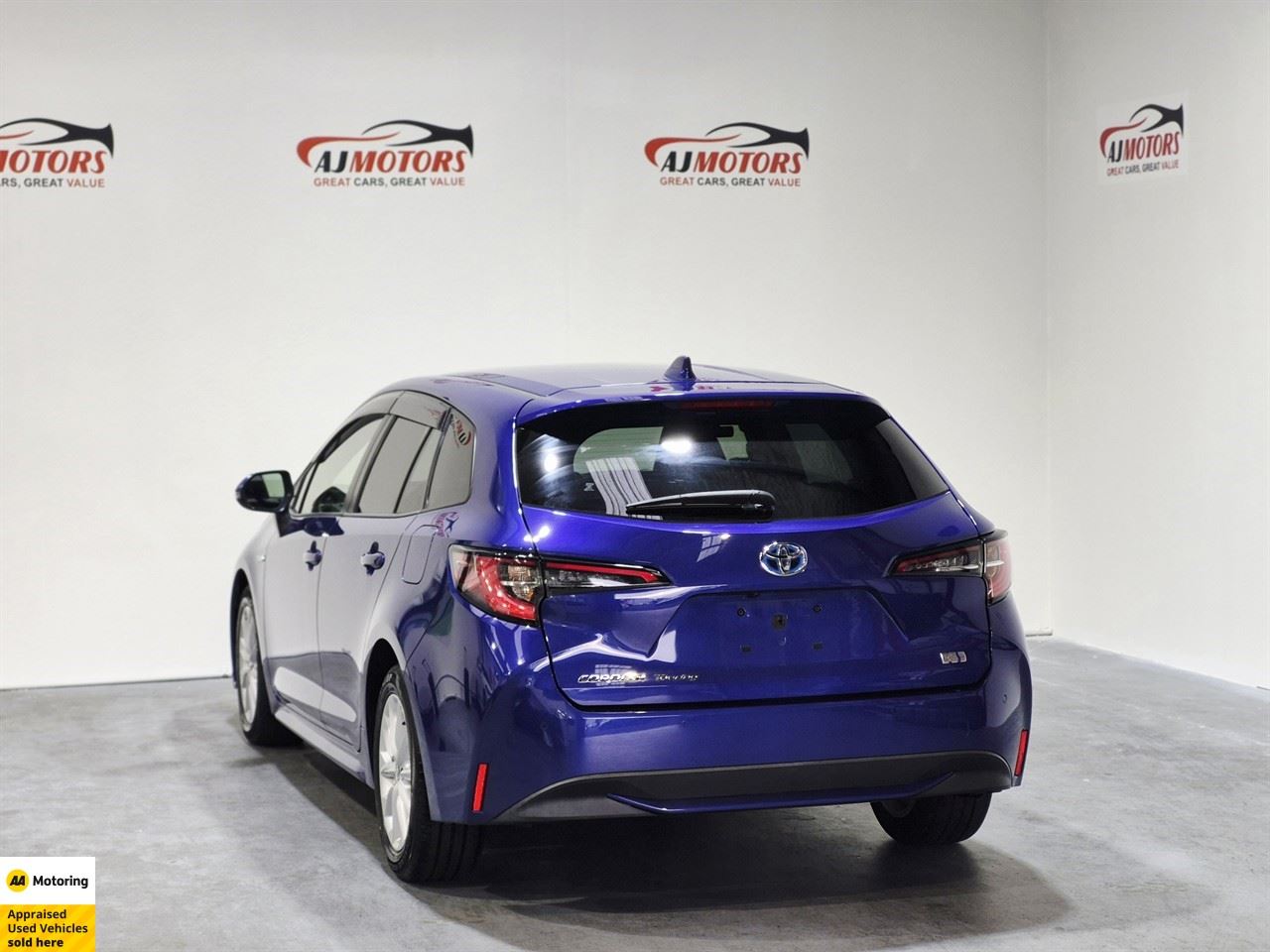Vehicle image 5