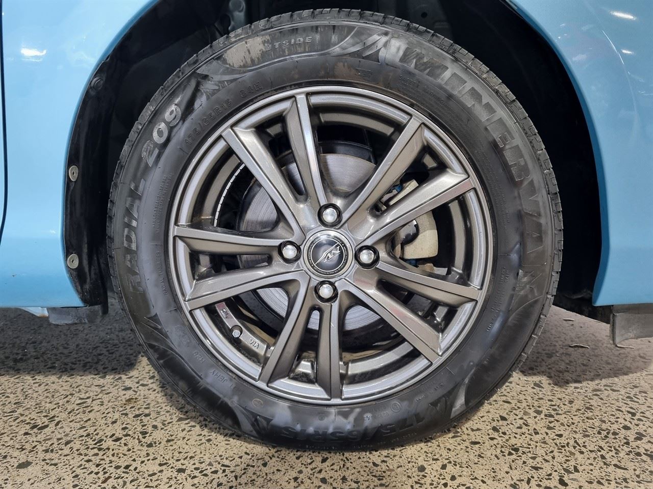 Vehicle image 3