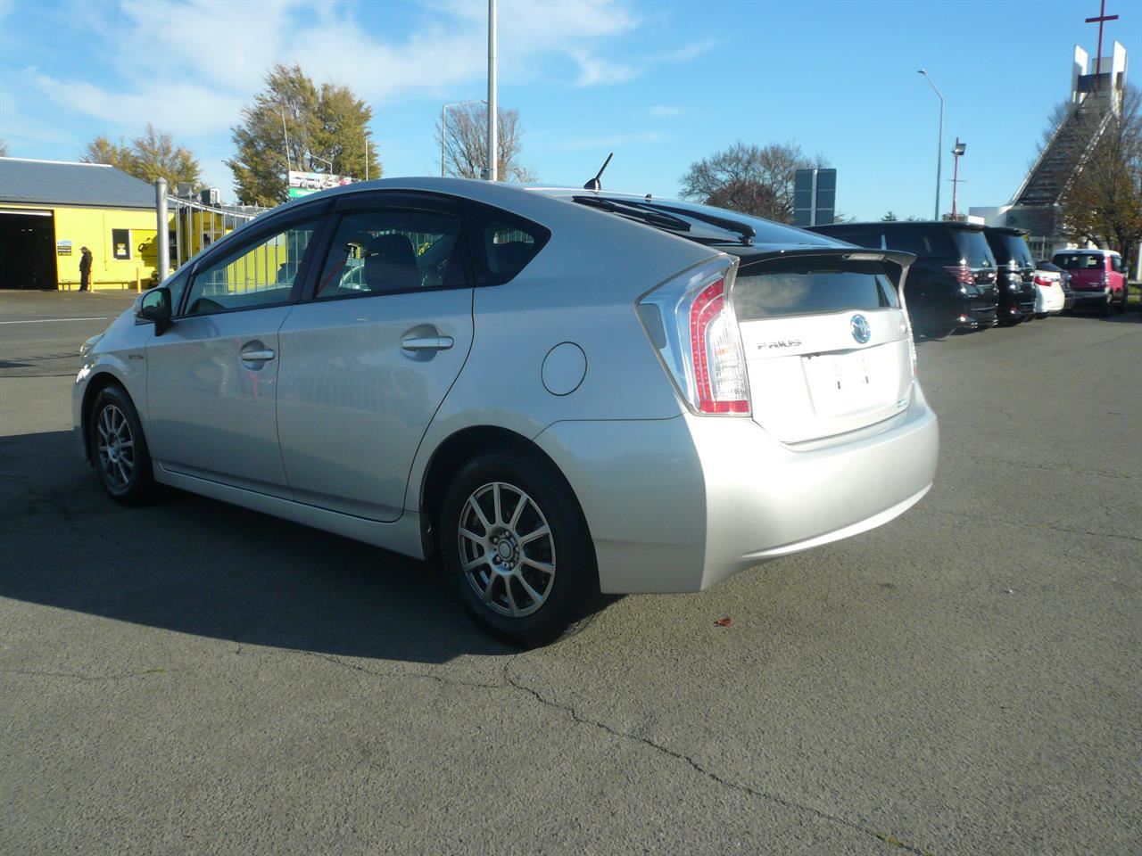 Vehicle image 4