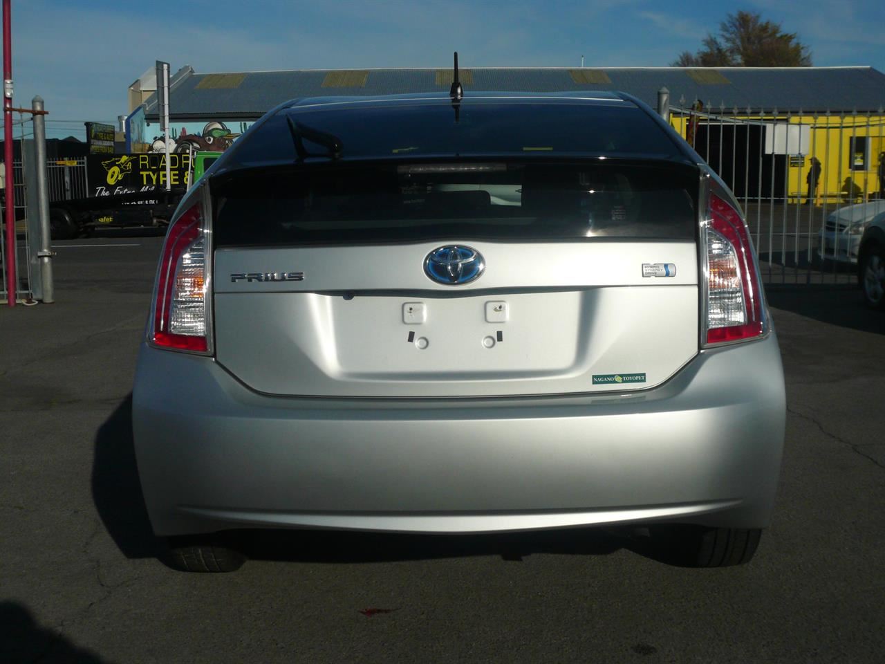 Vehicle image 5