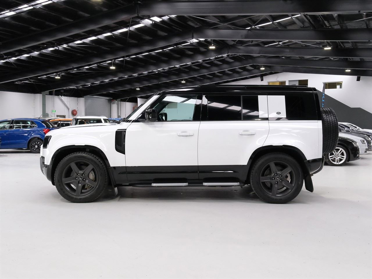 Vehicle image 5