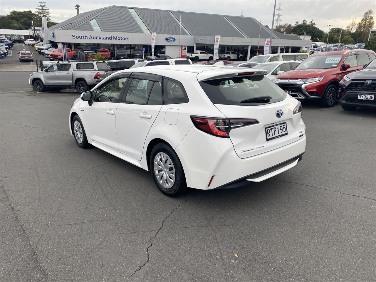 Vehicle image 5
