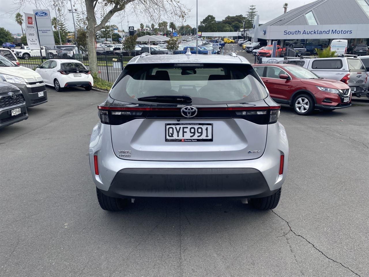 Vehicle image 3