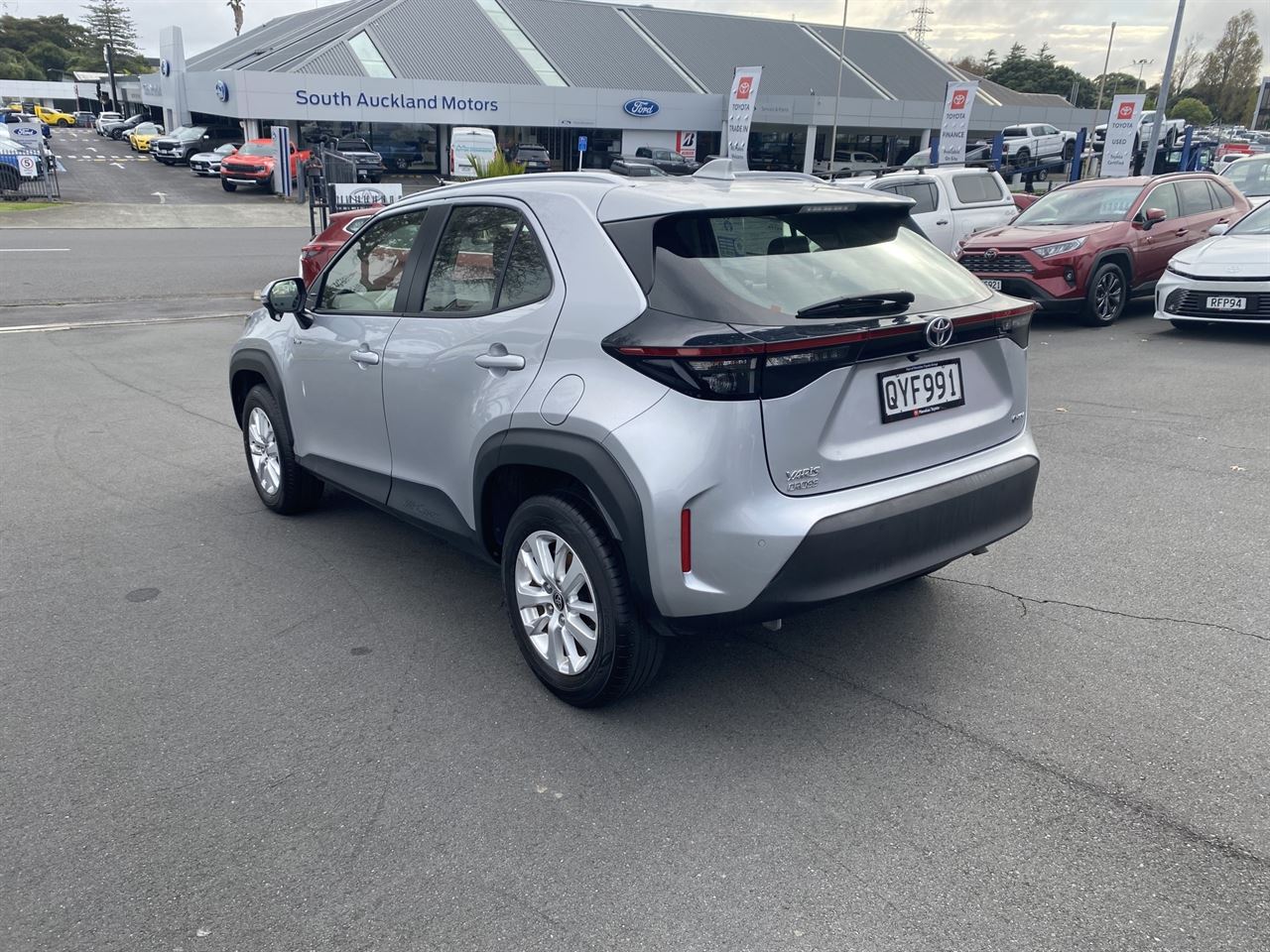 Vehicle image 5