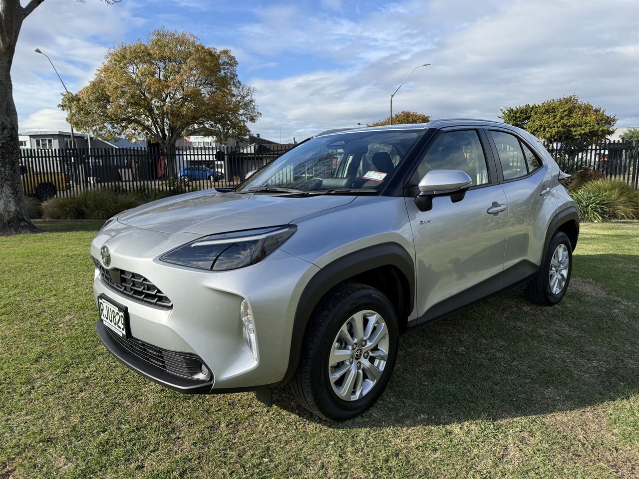 Vehicle image 3