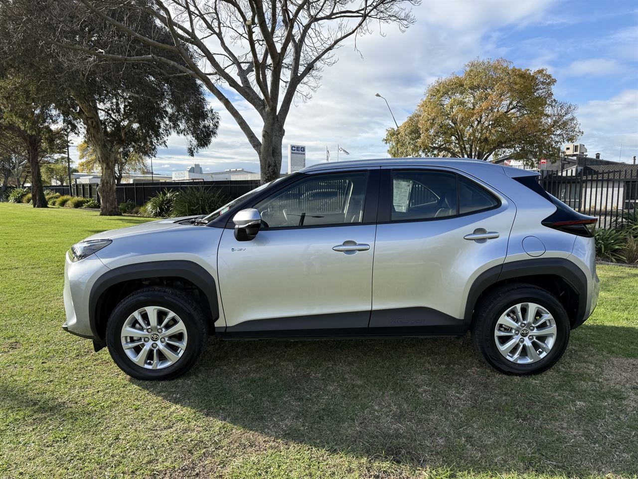 Vehicle image 4