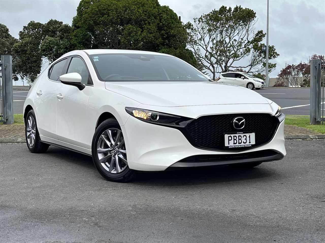 Vehicle image 3