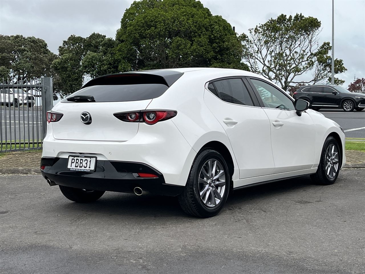 Vehicle image 5