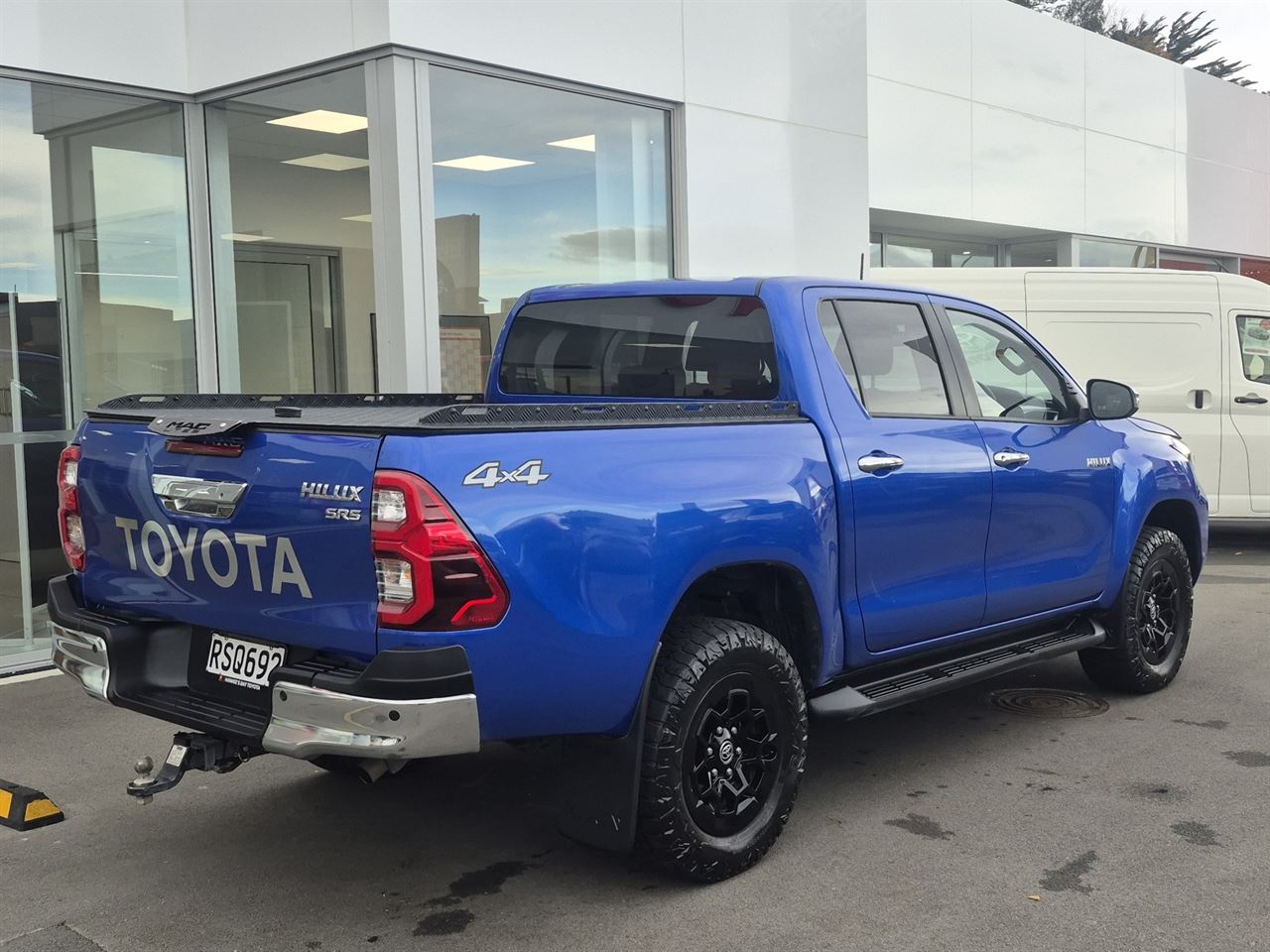 Vehicle image 3