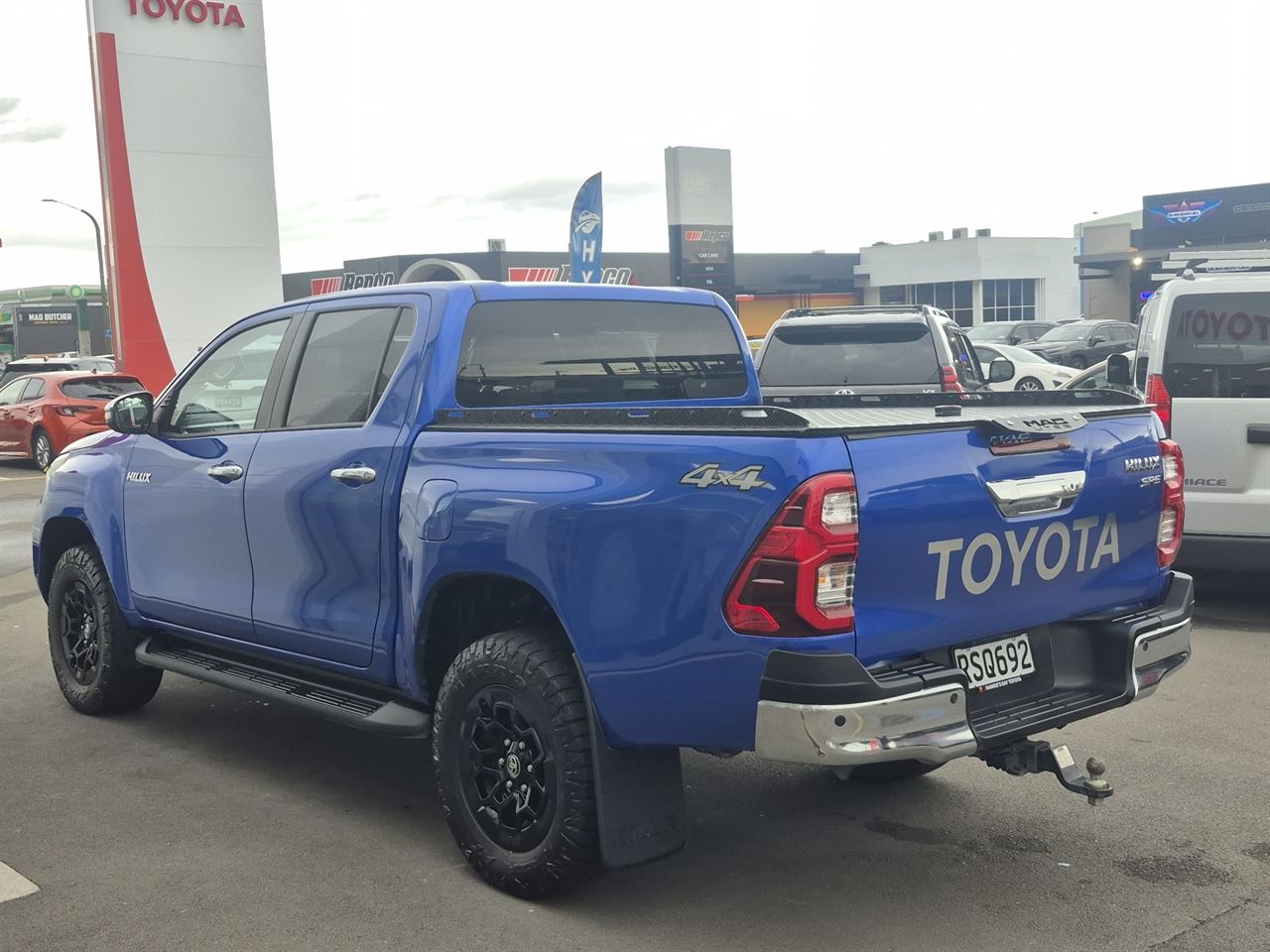 Vehicle image 5