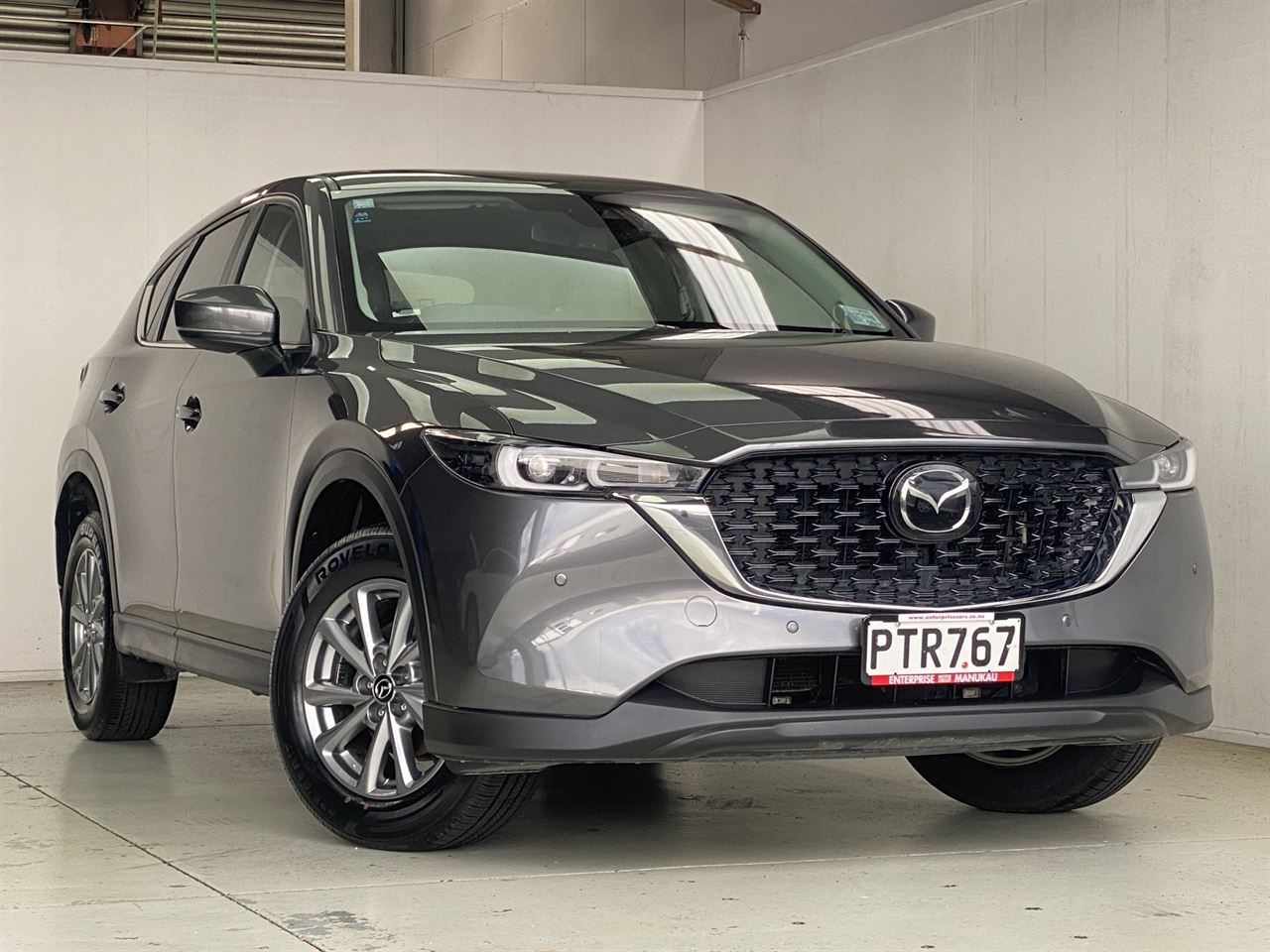 Vehicle image 4