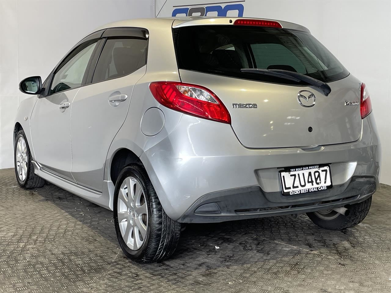 Vehicle image 4