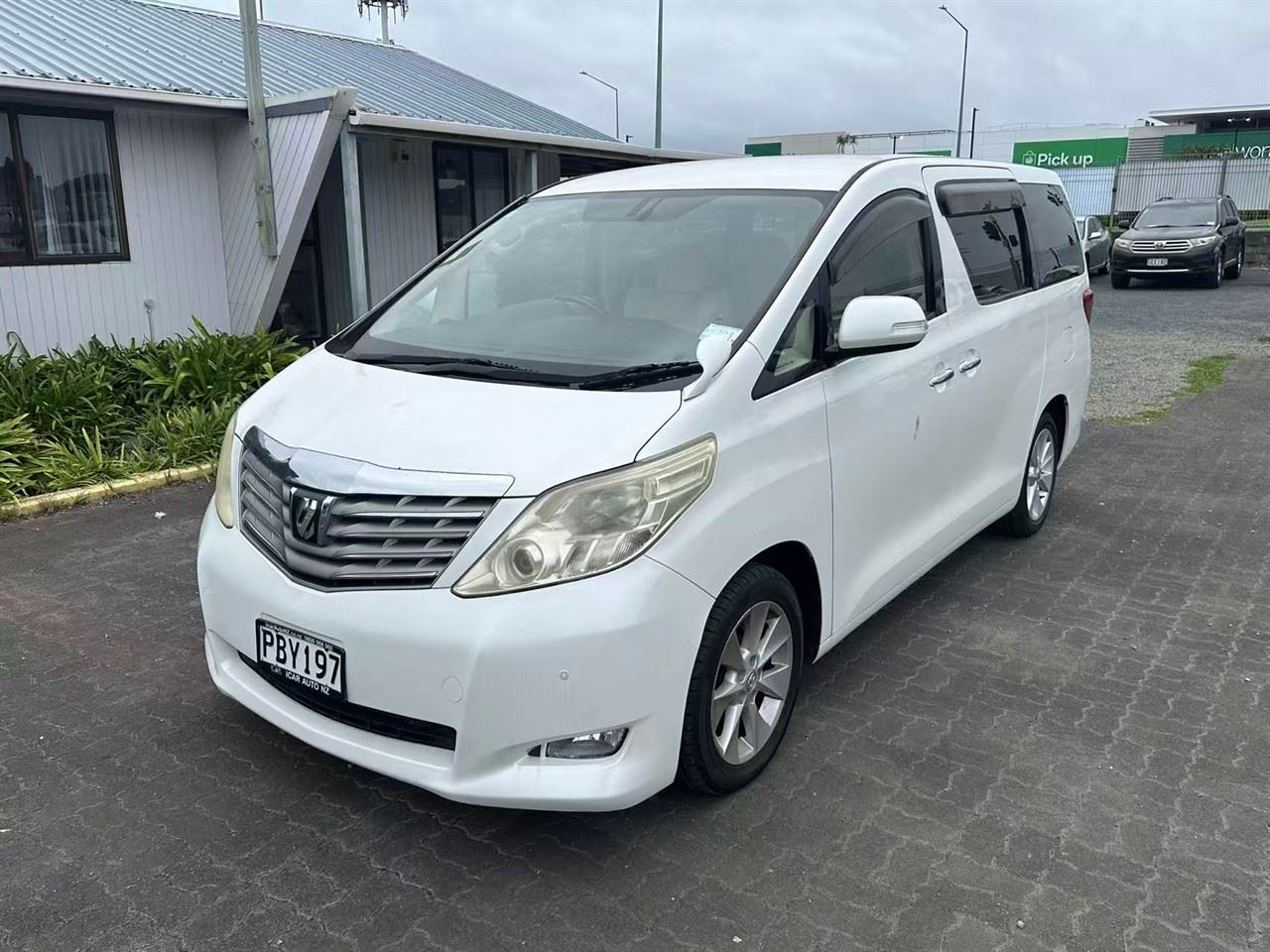 Vehicle image 3