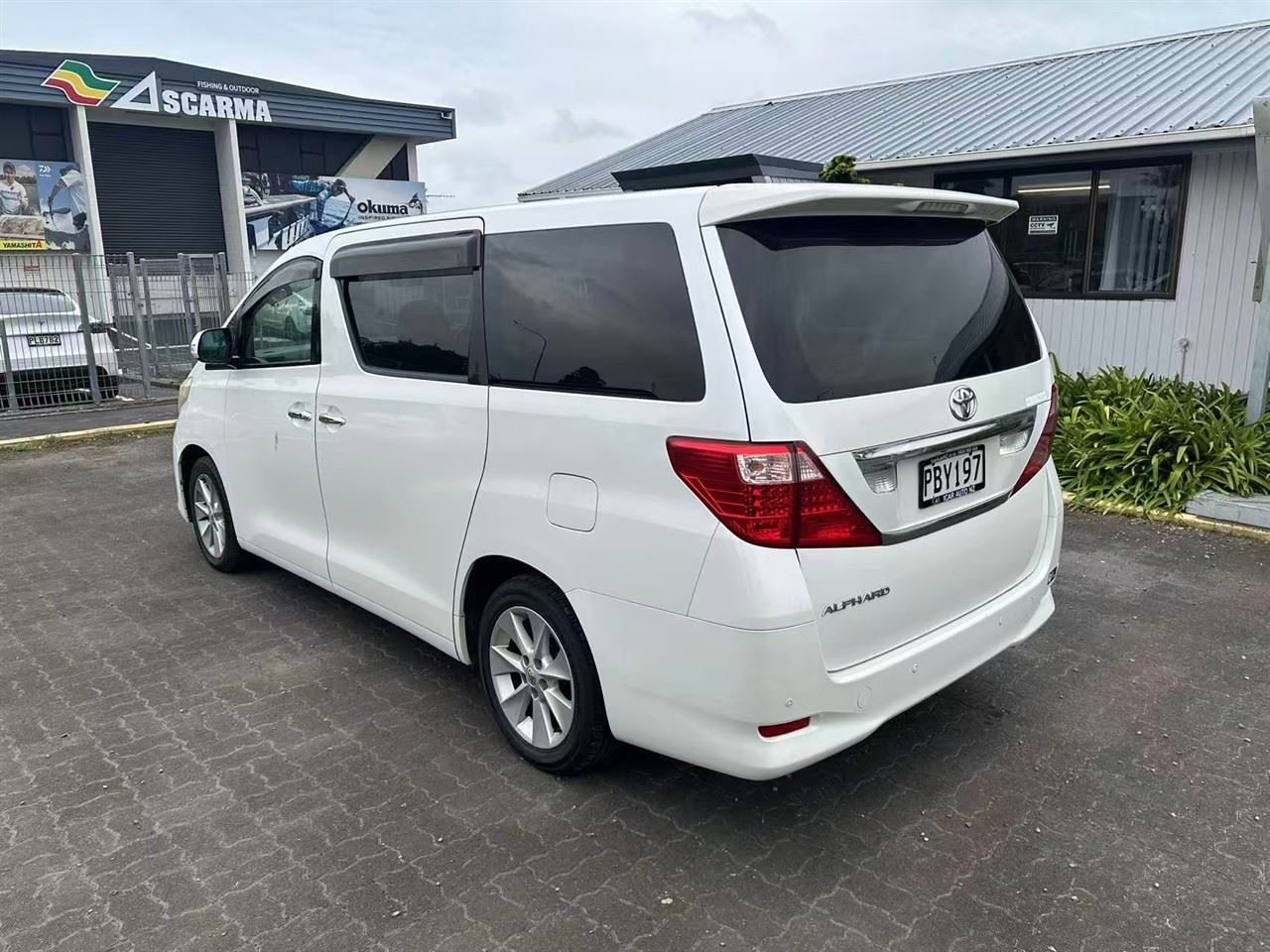 Vehicle image 5
