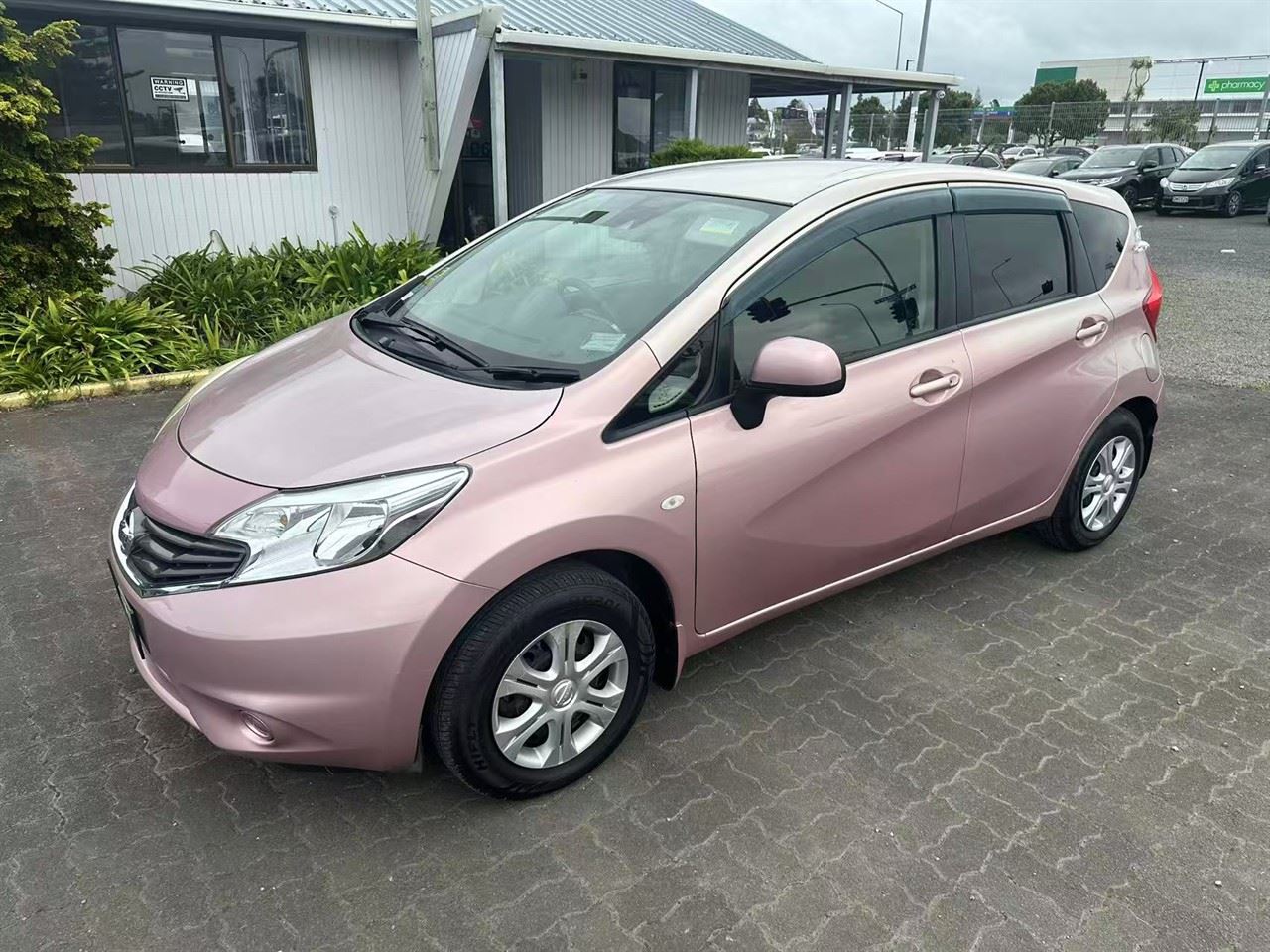 Vehicle image 3