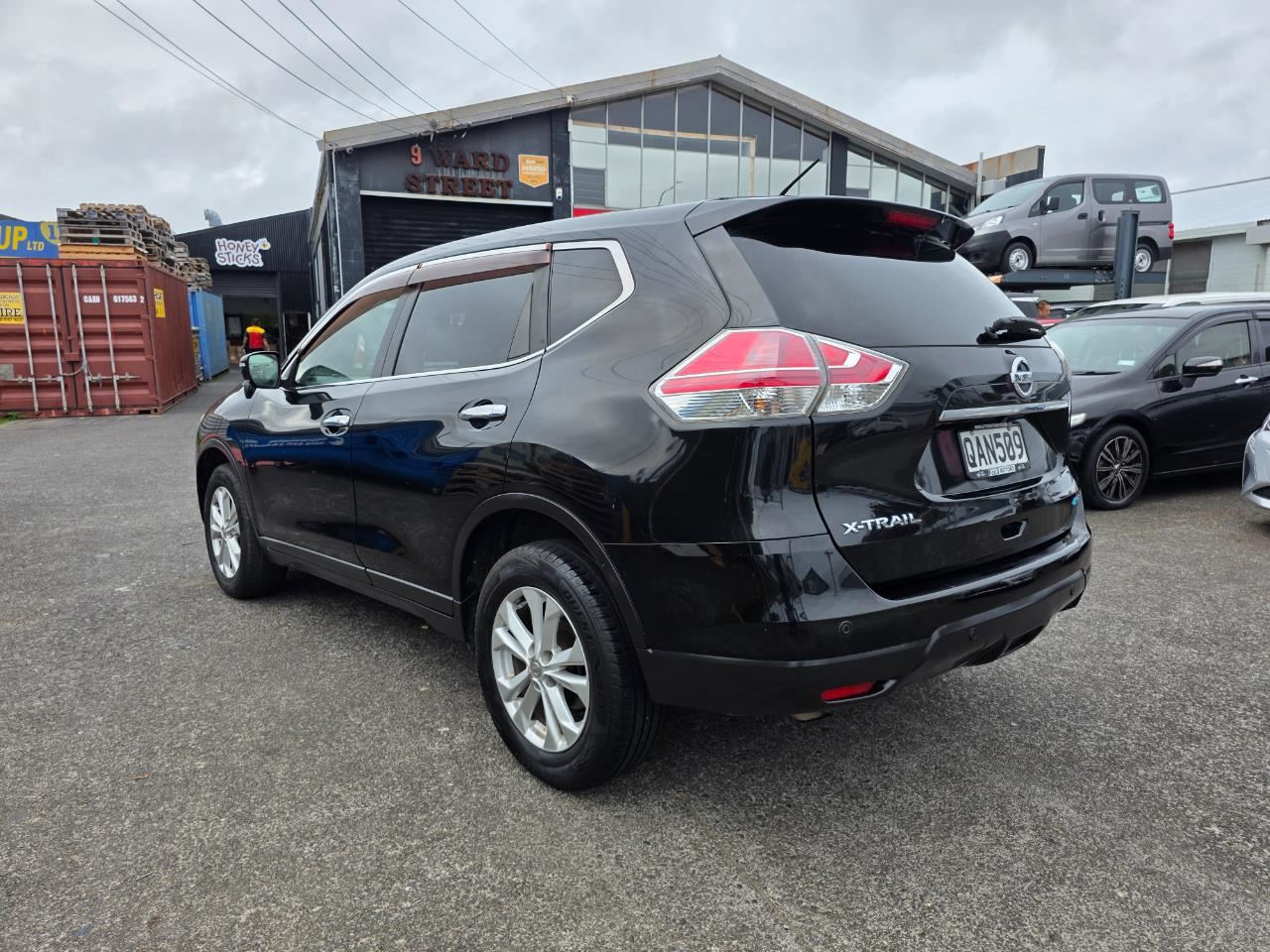 Vehicle image 5