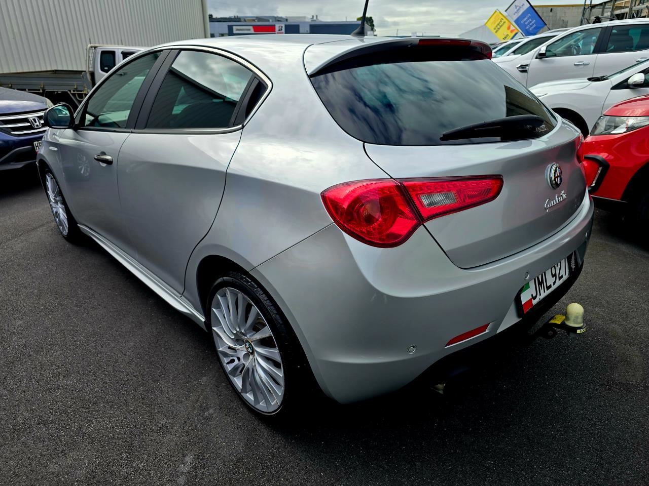 Vehicle image 5
