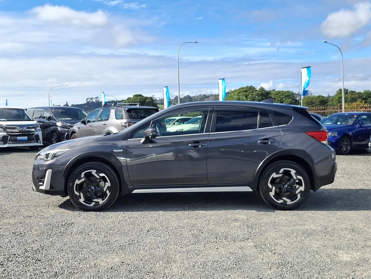Vehicle image 4