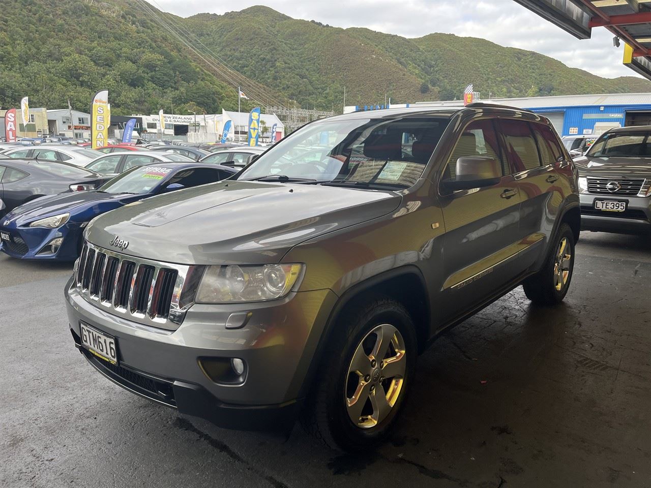 Vehicle image 3