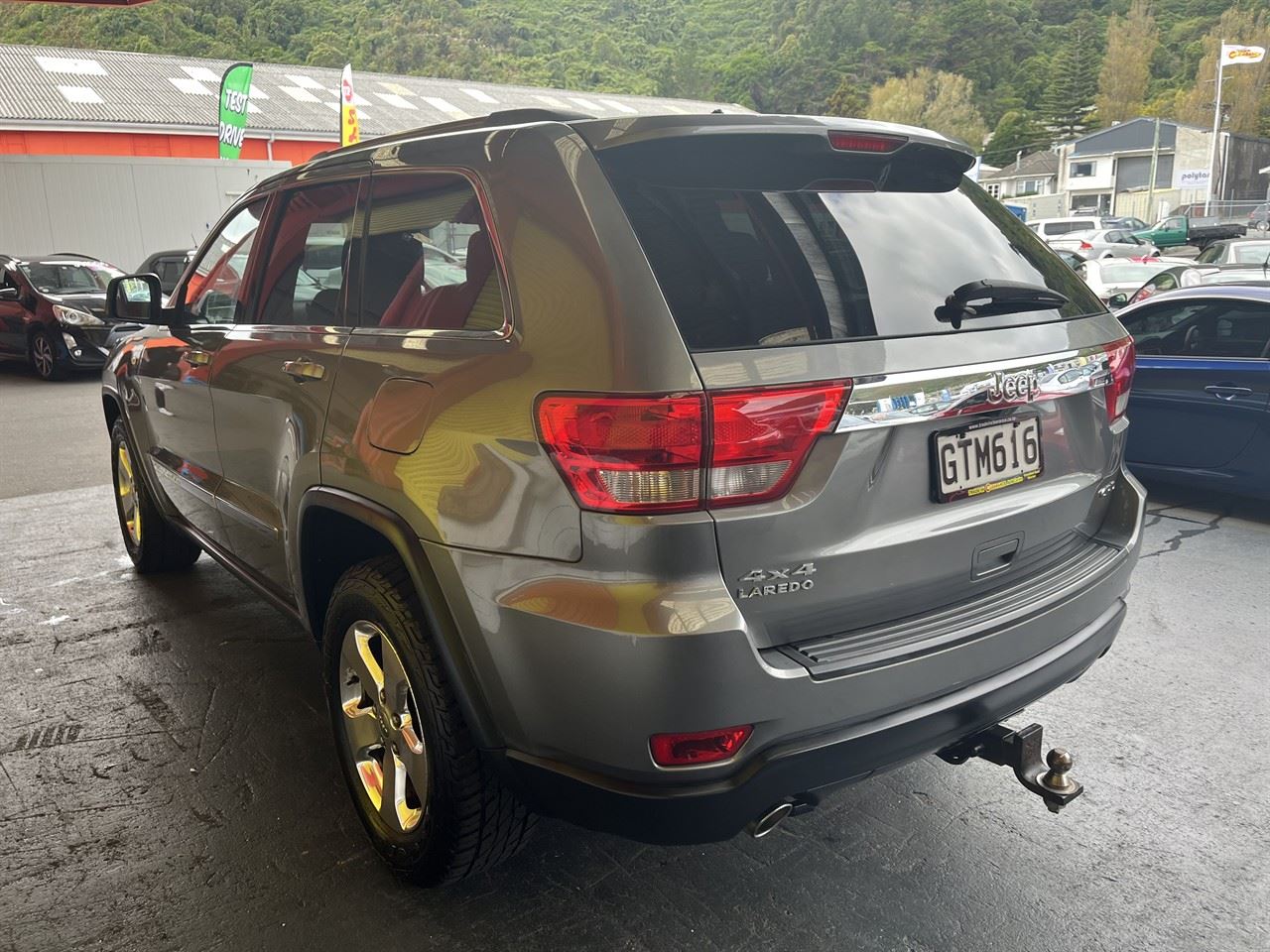 Vehicle image 4
