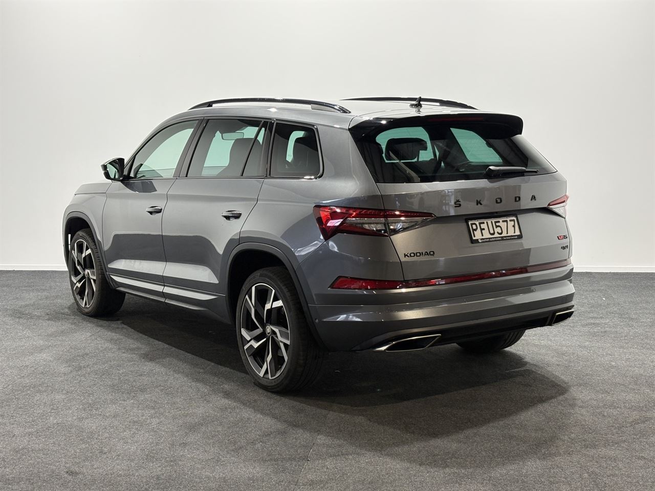Vehicle image 5
