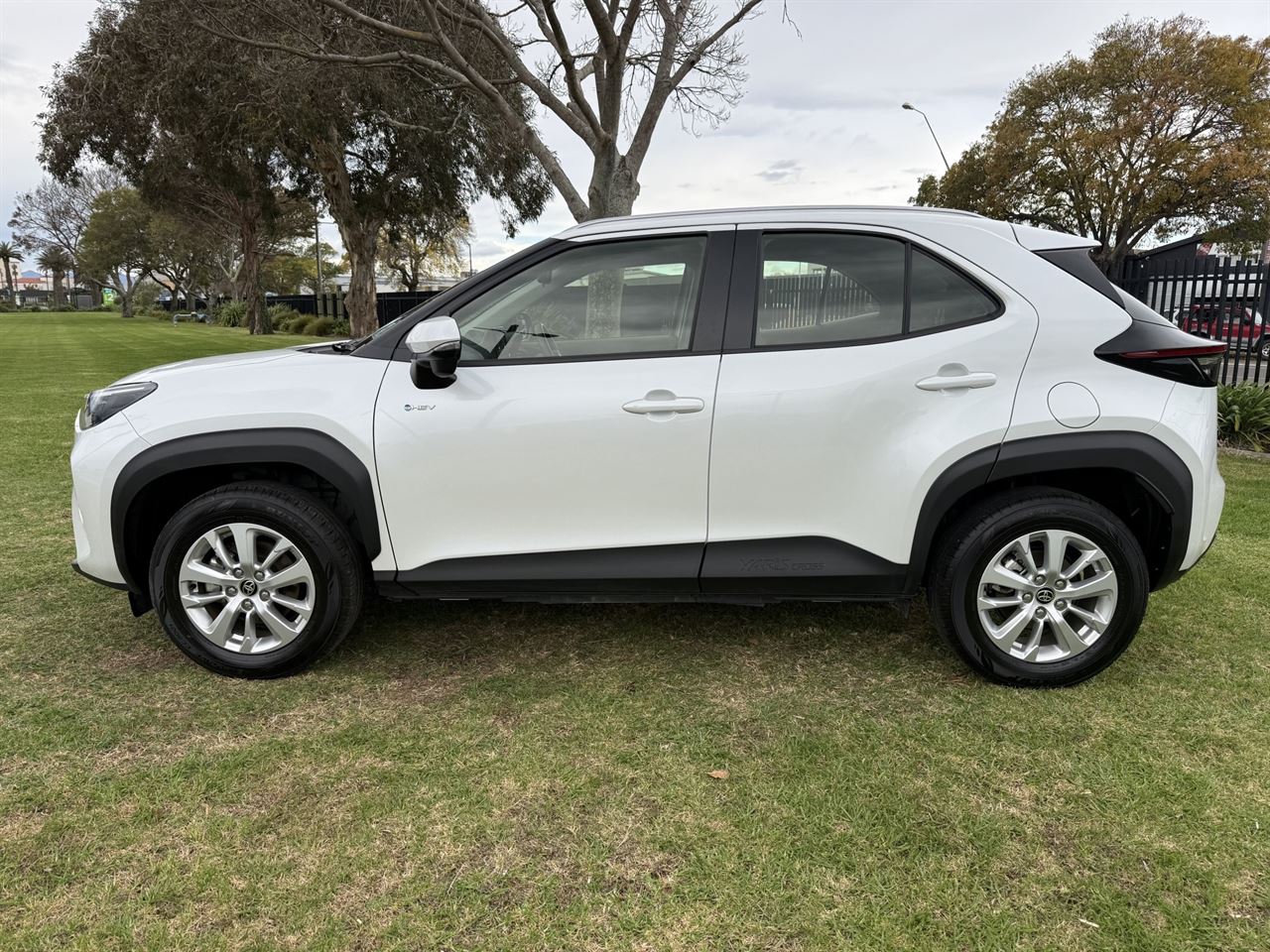 Vehicle image 4