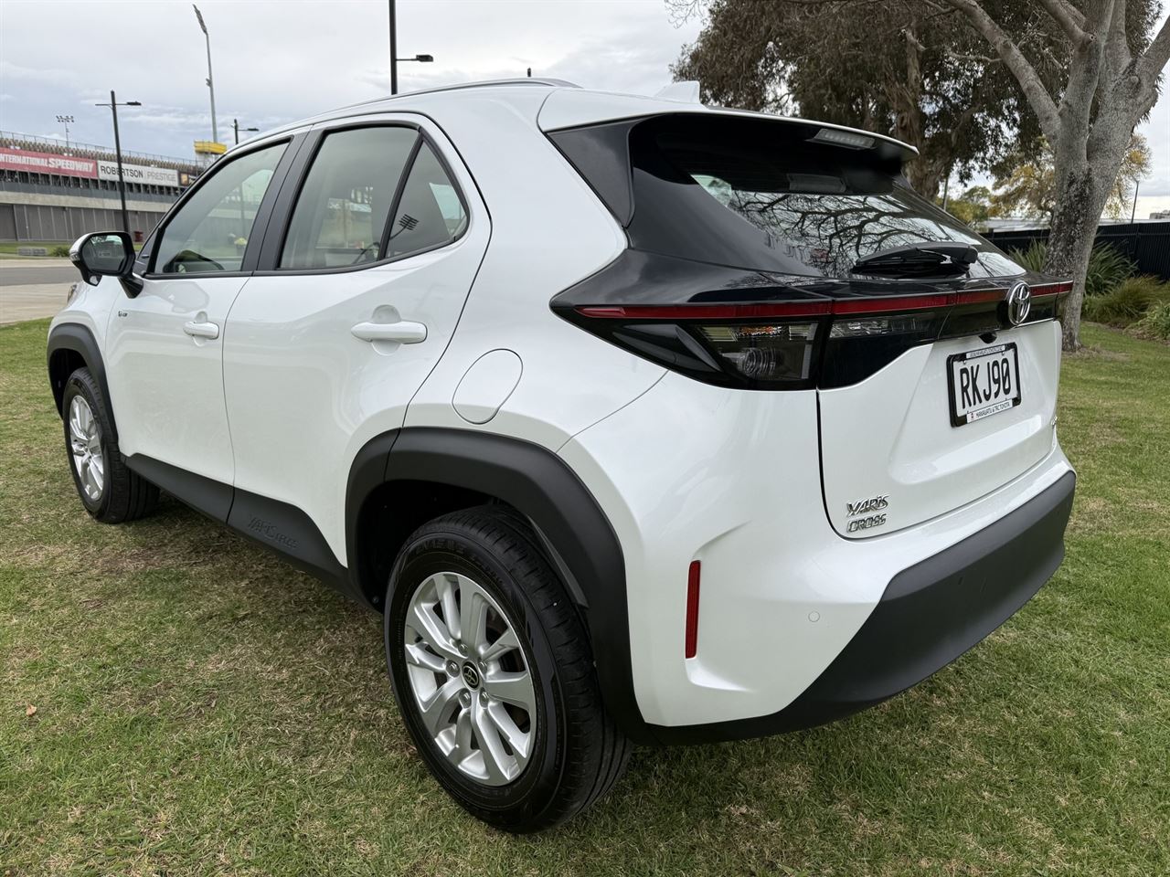 Vehicle image 5