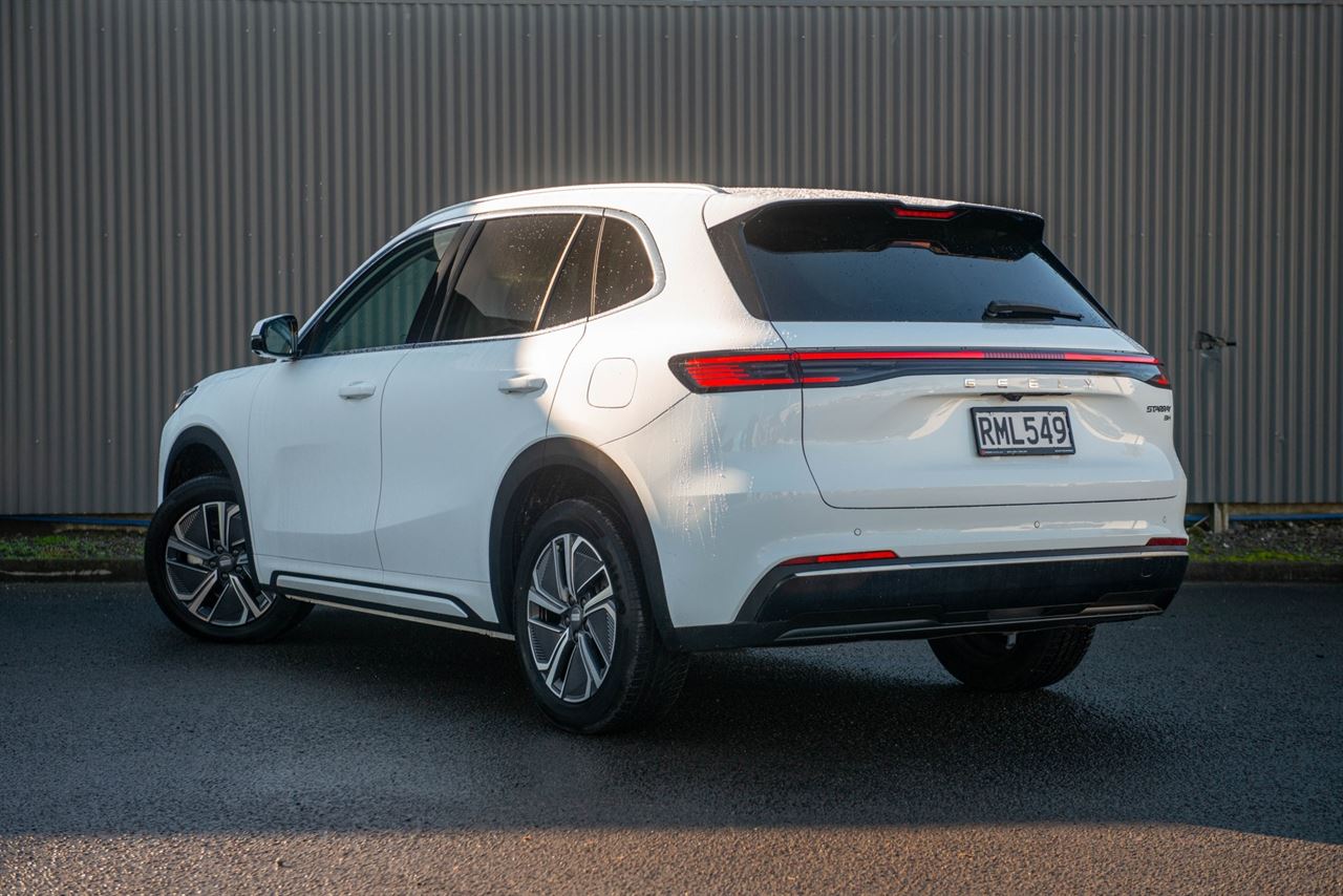 Vehicle image 3