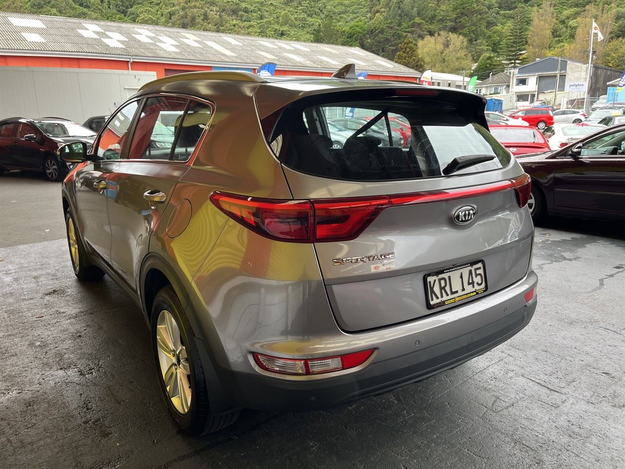 Vehicle image 4