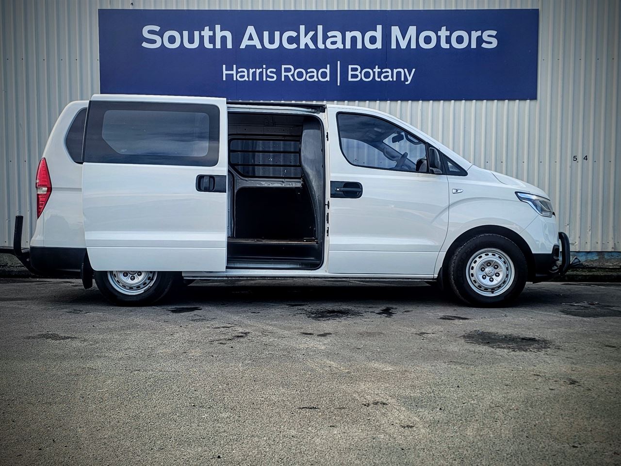 Vehicle image 3