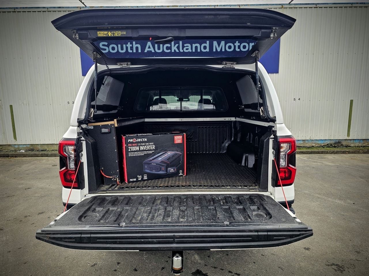 Vehicle image 3