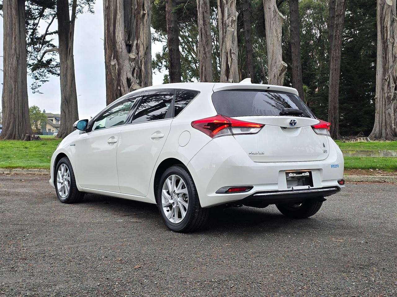 Vehicle image 5