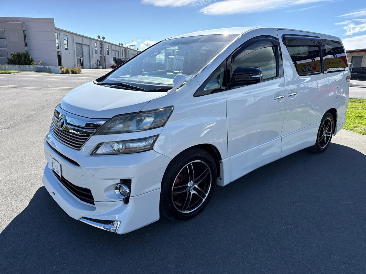 Vehicle image 4