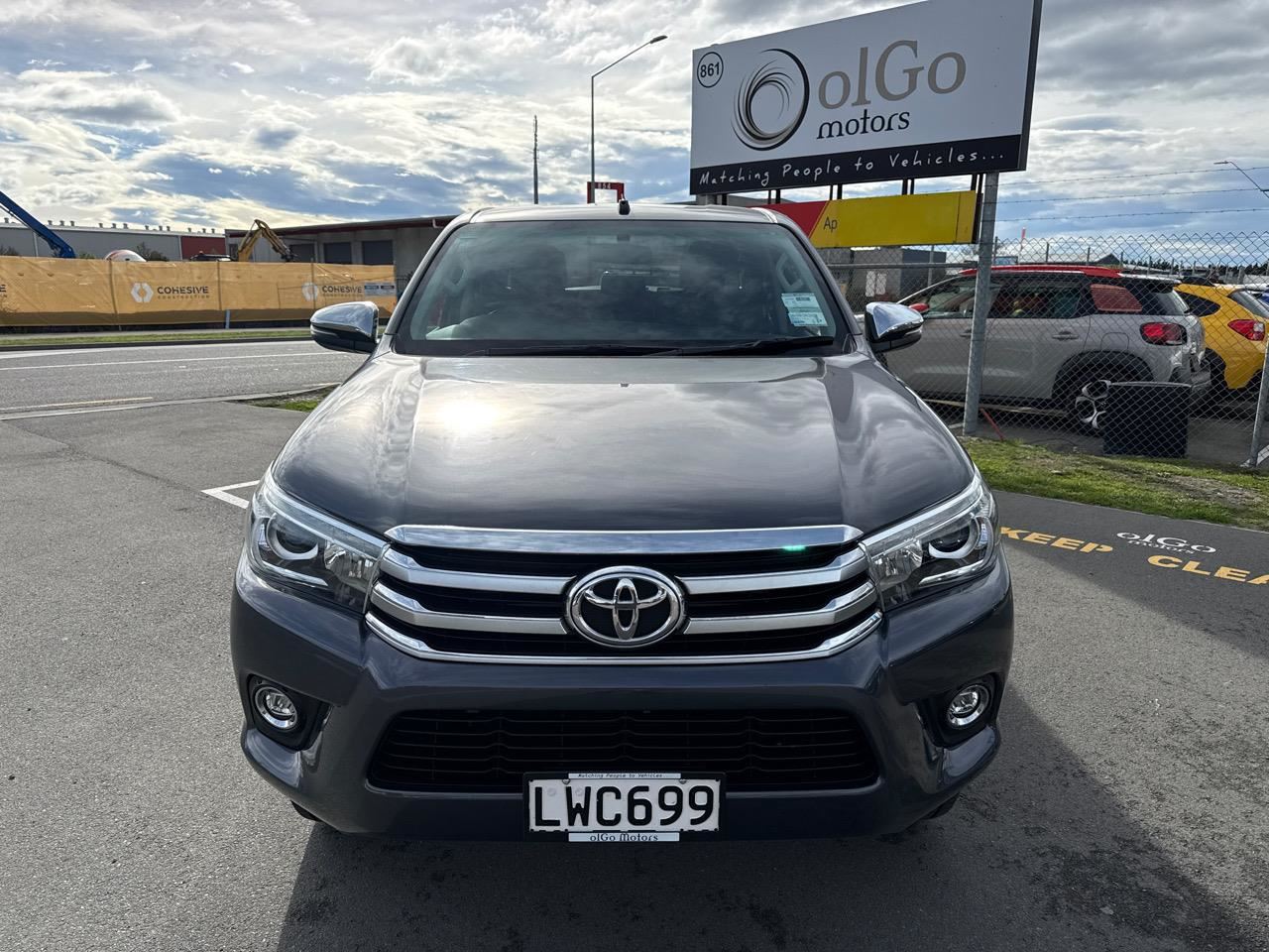 Vehicle image 3