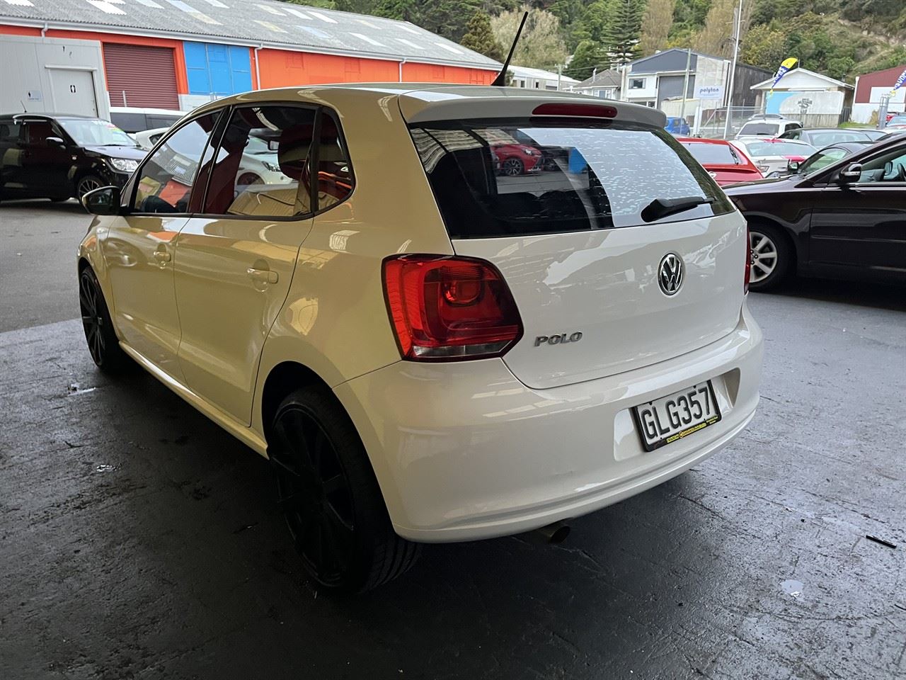 Vehicle image 4