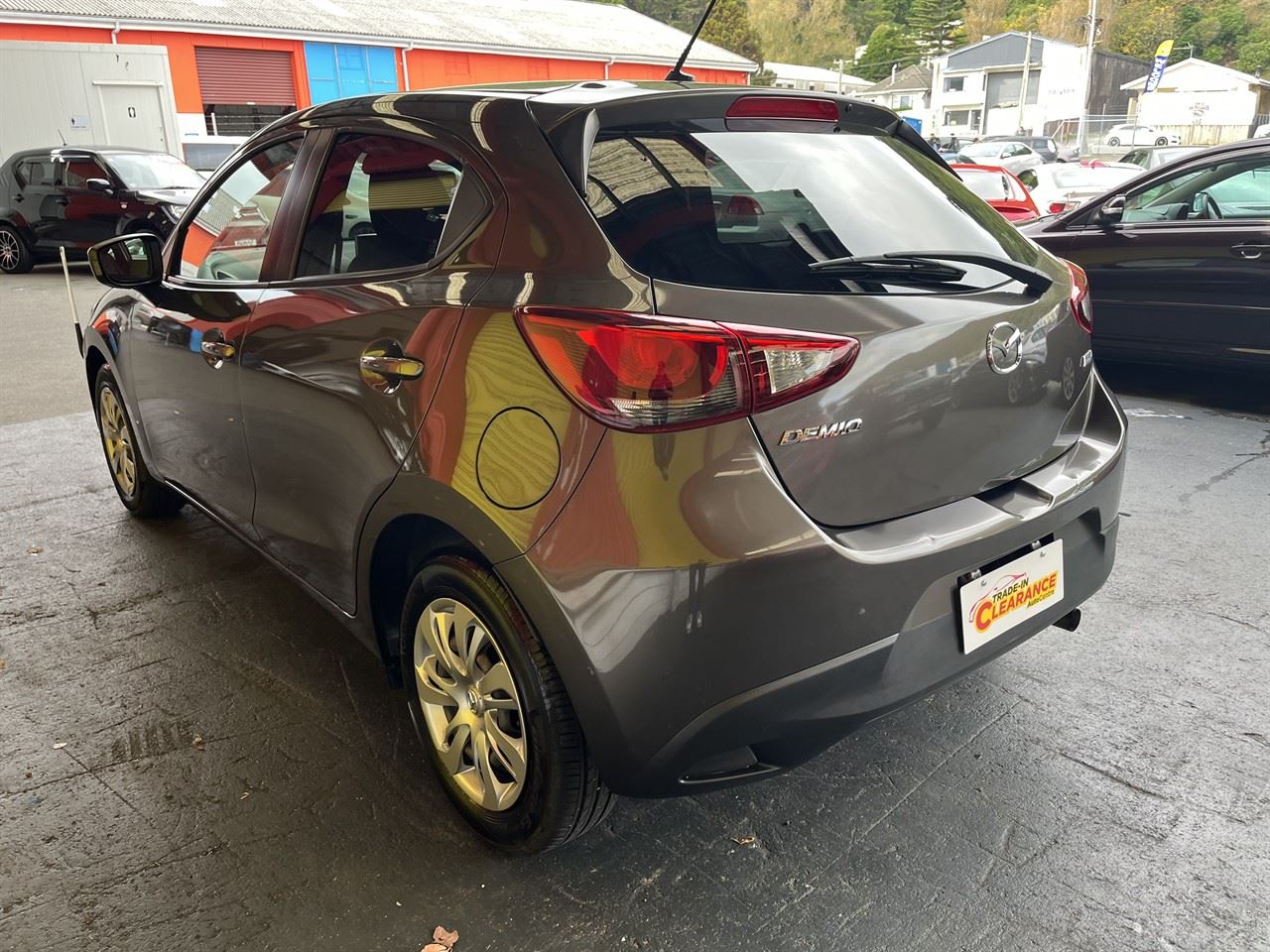 Vehicle image 4