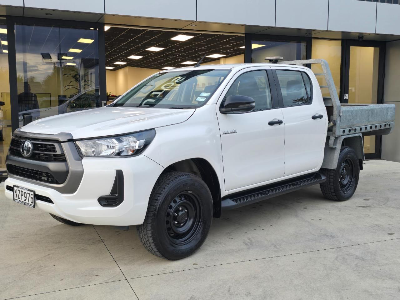 Vehicle image 4