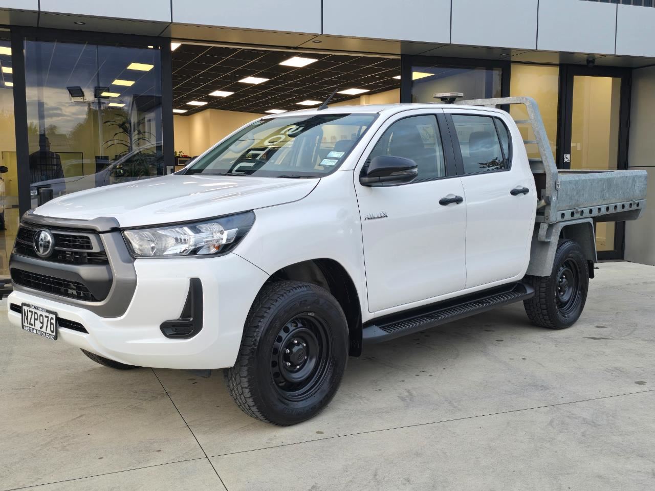 Vehicle image 4