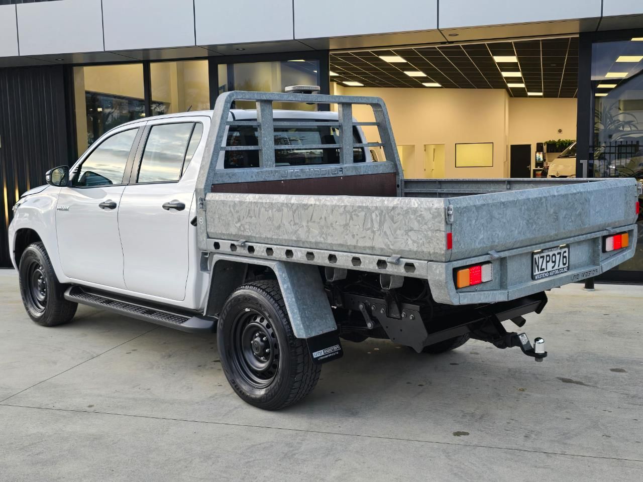 Vehicle image 5