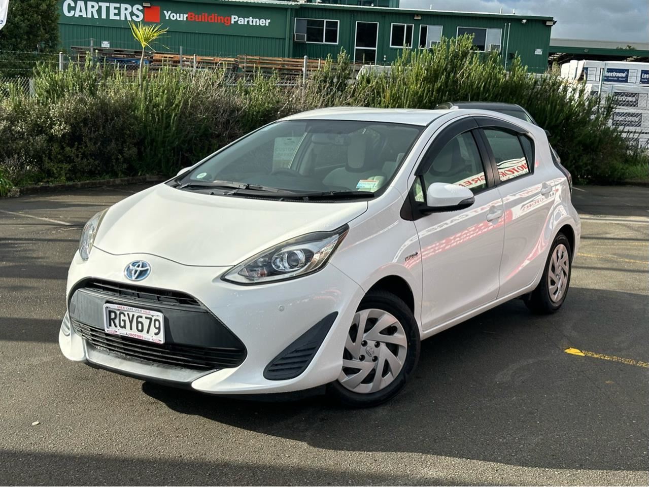 Vehicle image 3