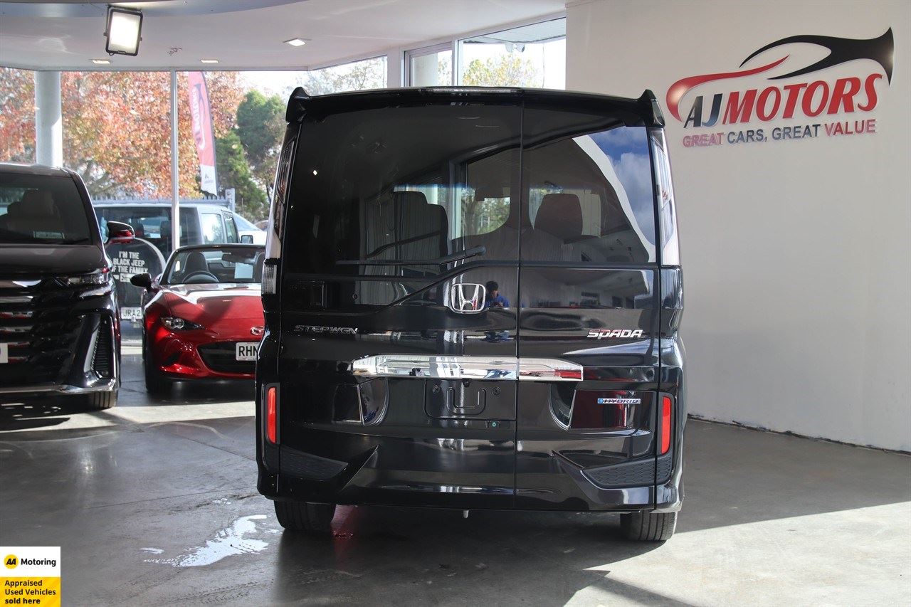 Vehicle image 5
