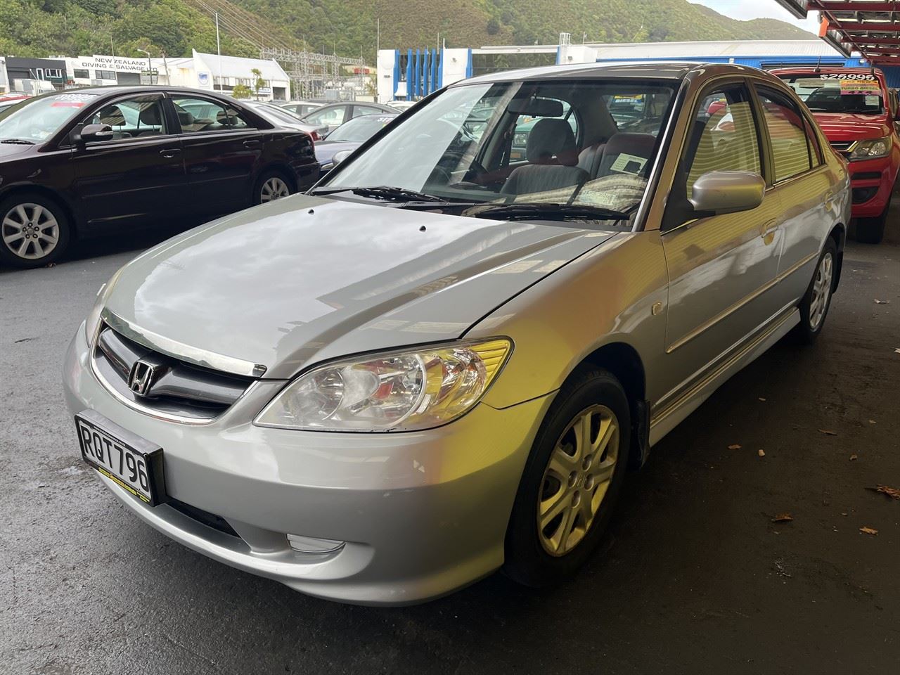 Vehicle image 3