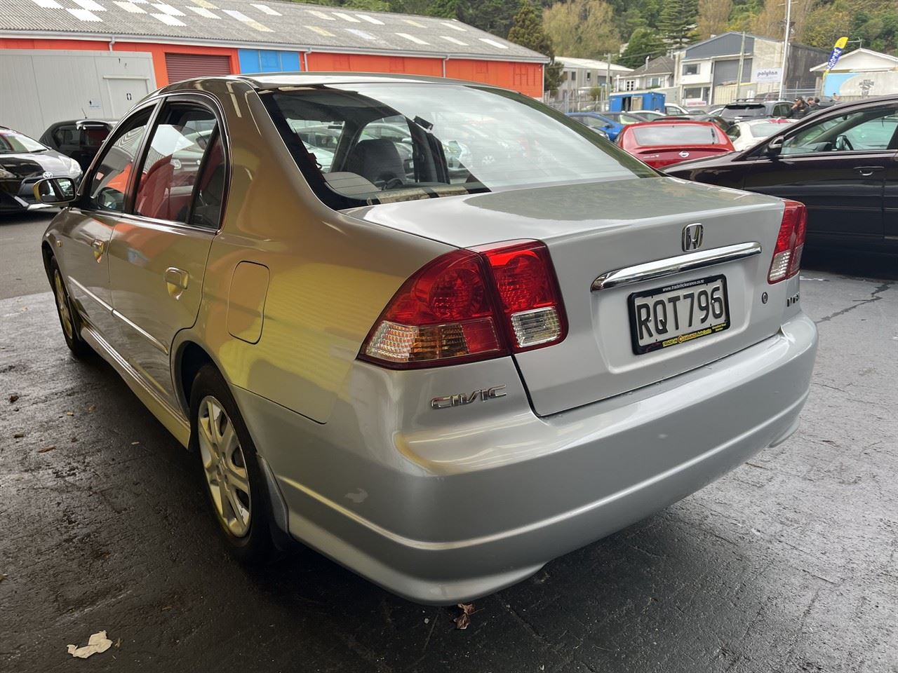 Vehicle image 4