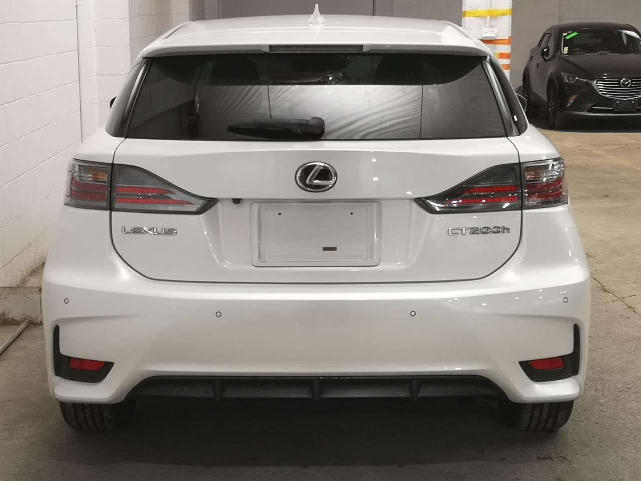 Vehicle image 5