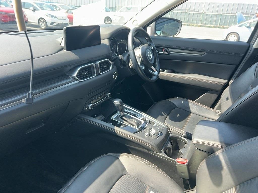 Vehicle image 4
