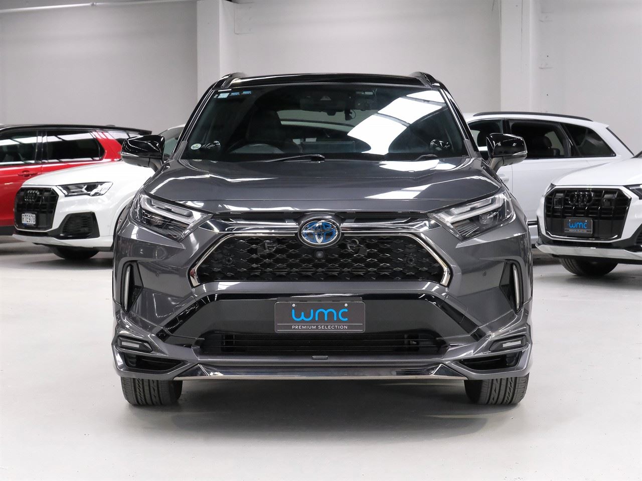Vehicle image 3