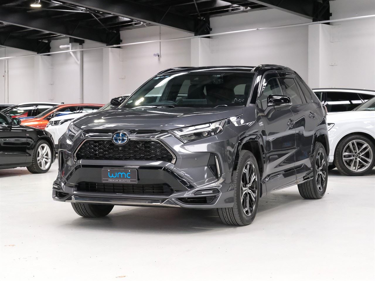 Vehicle image 4