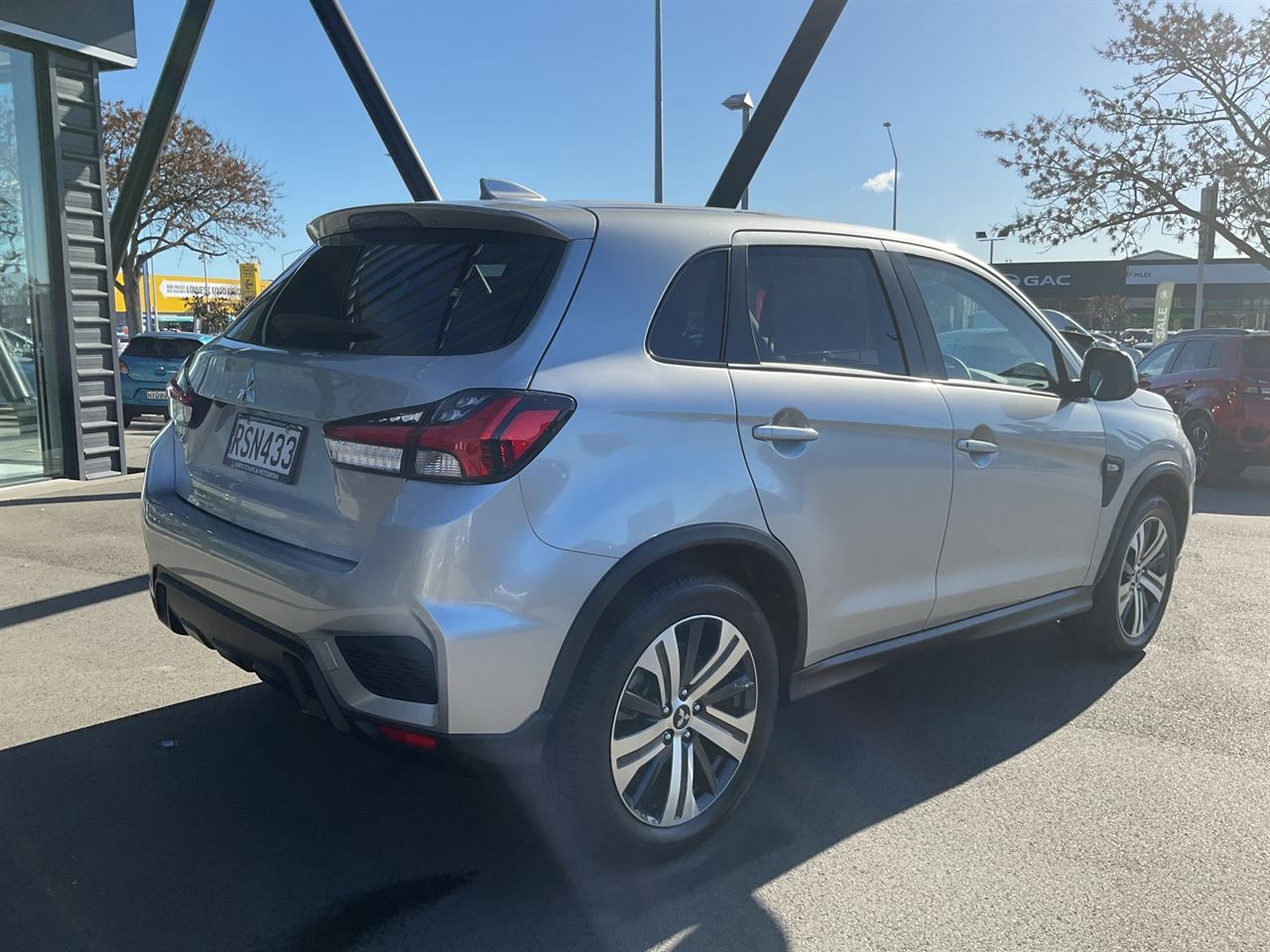 Vehicle image 5
